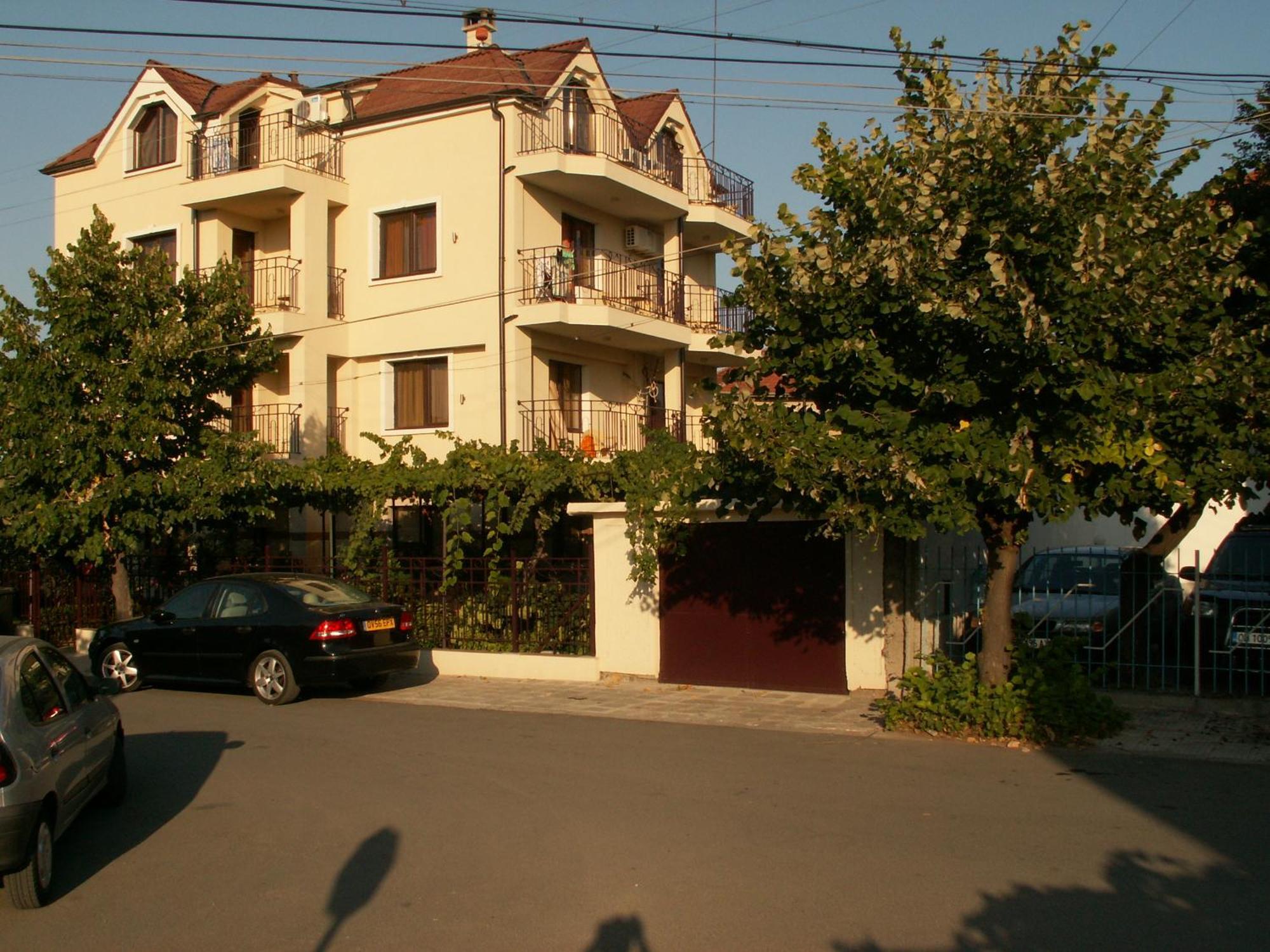 Family Hotel Bellehouse チェルノモレツ エクステリア 写真